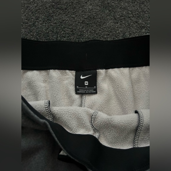 Women’s Nike Sweatpants - Picture 3 of 3